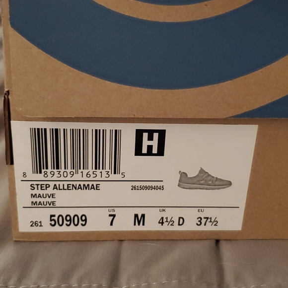 Clarks Sneakers - Picture 7 of 7